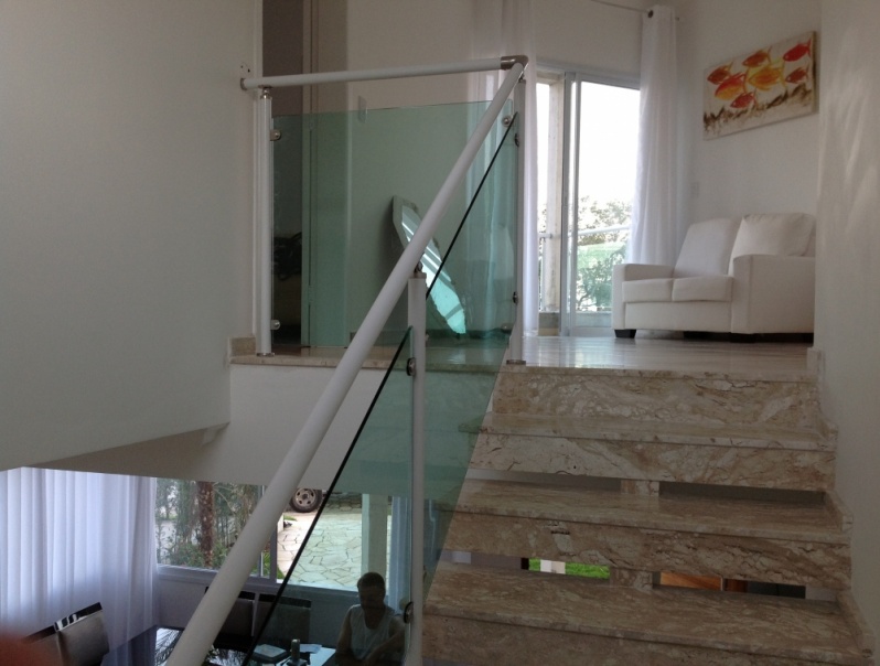 Quanto Custa Corrimão de Alumínio Branco com Vidro na Vila Mariana - Corrimão de Alumínio para Escada Externa
