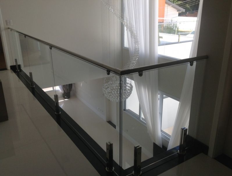 Varanda com Vidro e Inox na Aclimação - Cortinas de Vidro para Varanda